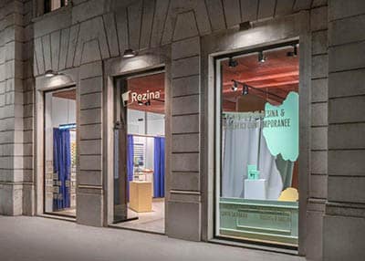 Nuovo spazio a Milano per Rezina®: un atelier di resine, wallpaper e colori