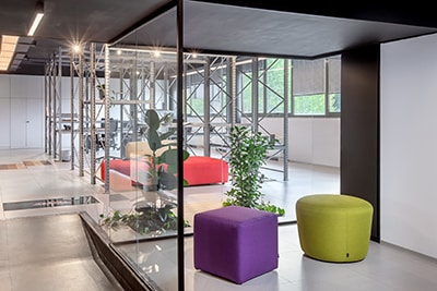 Il primo showroom Nesite di Milano, nella sede logistica della capofila Traspack