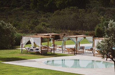 Tessuti e tappeti Raytent in sintonia con la natura, al Baglioni Resort Sardinia