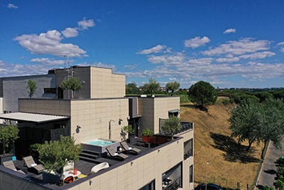 Il rooftop dell’Hotel Pulitzer di Roma ‘ospita’ la minipiscina di Novellini