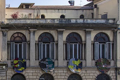 A Bergamo, un’esposizione di arte tessile di Guido Nosari De Danieli